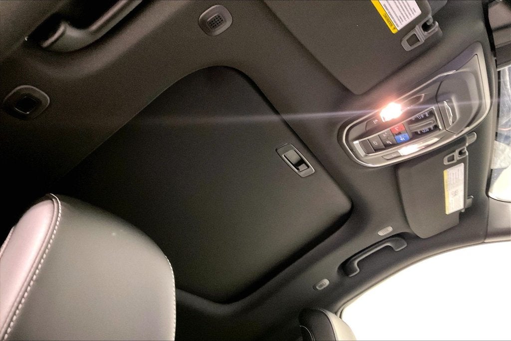 2027 Jeep Grand Cherokee GRAND CHEROKEE L LAREDO ALTITUDE 4X2