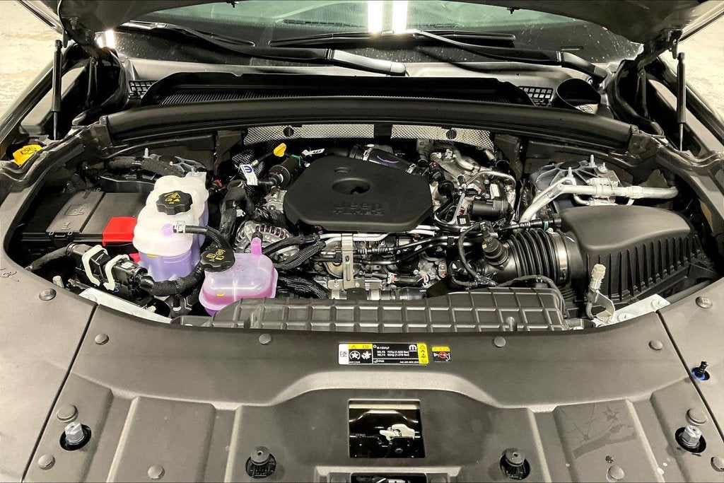 2027 Jeep Grand Cherokee GRAND CHEROKEE L LAREDO ALTITUDE 4X2