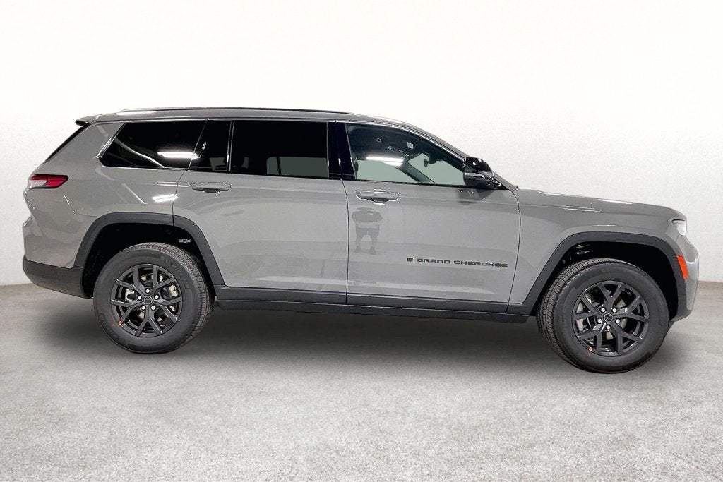 2027 Jeep Grand Cherokee GRAND CHEROKEE L LAREDO ALTITUDE 4X2