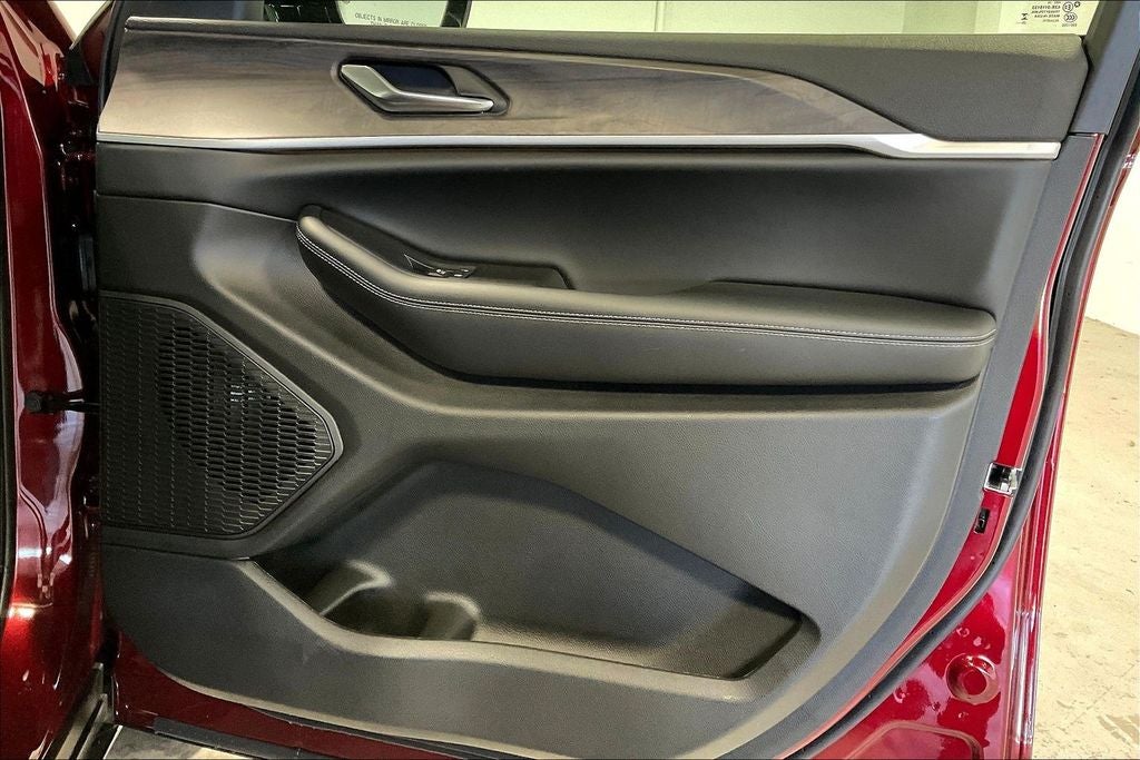 2025 Jeep Grand Cherokee GRAND CHEROKEE L LIMITED 4X2