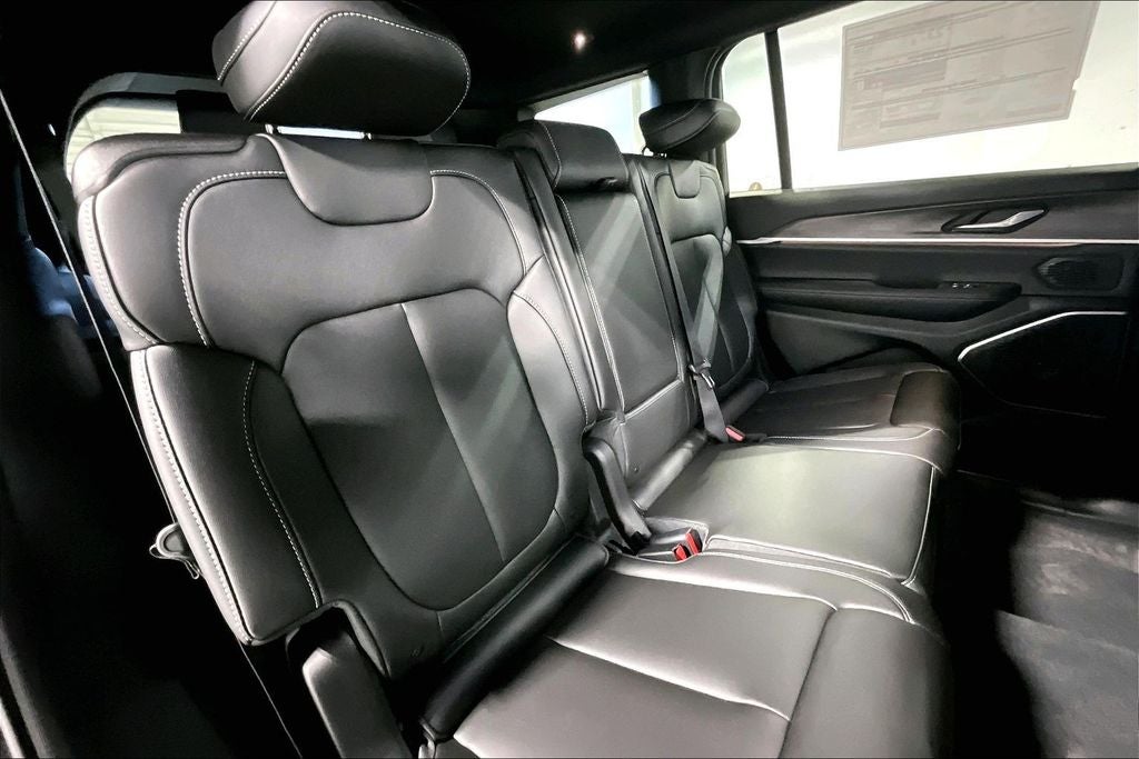 2026 Jeep Grand Cherokee GRAND CHEROKEE L LIMITED 4X2