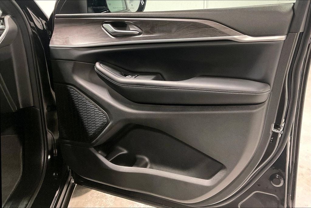 2025 Jeep Grand Cherokee L Limited 4x4