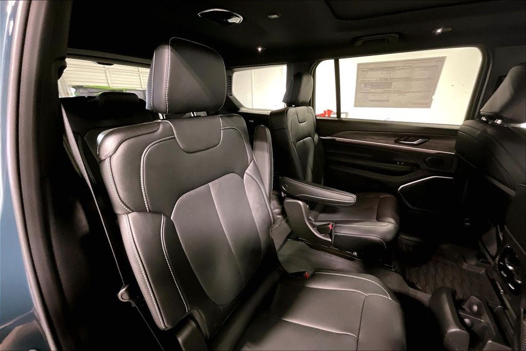 2026 Jeep Grand Cherokee GRAND CHEROKEE L LIMITED RESERVE 4X4