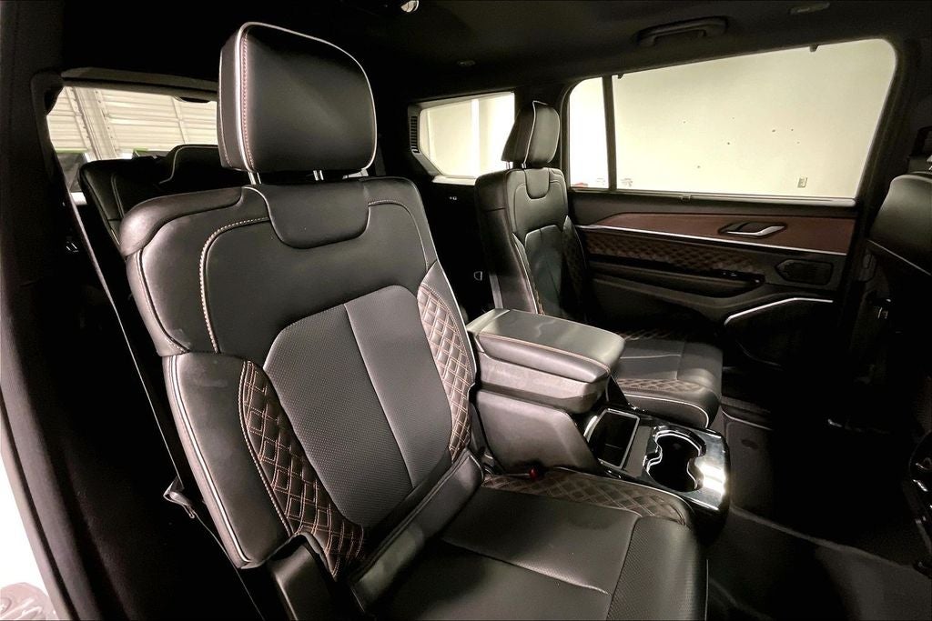 2023 Jeep Grand Cherokee L Summit 4x4