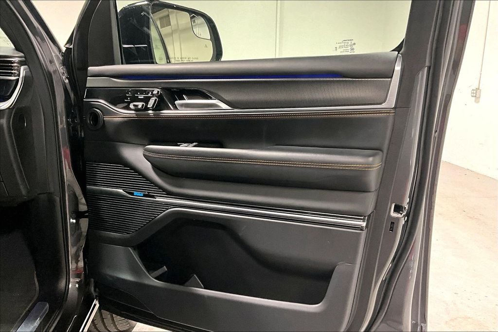 2024 Jeep Grand Wagoneer L Series III Obsidian 4x4