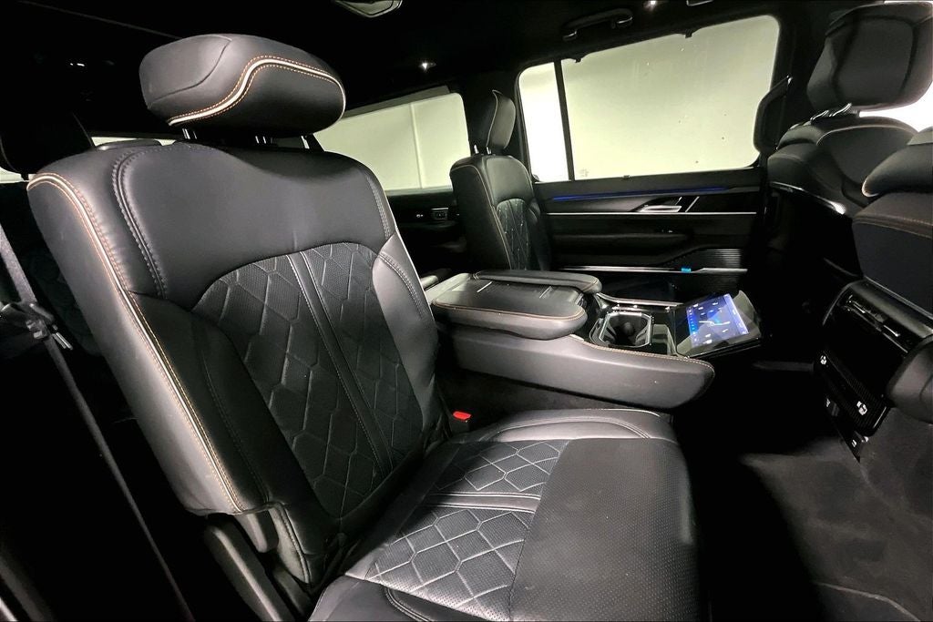 2024 Jeep Grand Wagoneer L Series III Obsidian 4x4