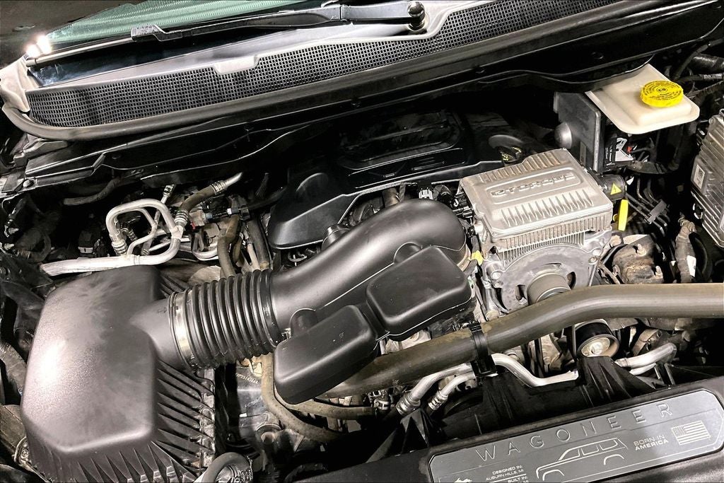 2023 Jeep Wagoneer Base