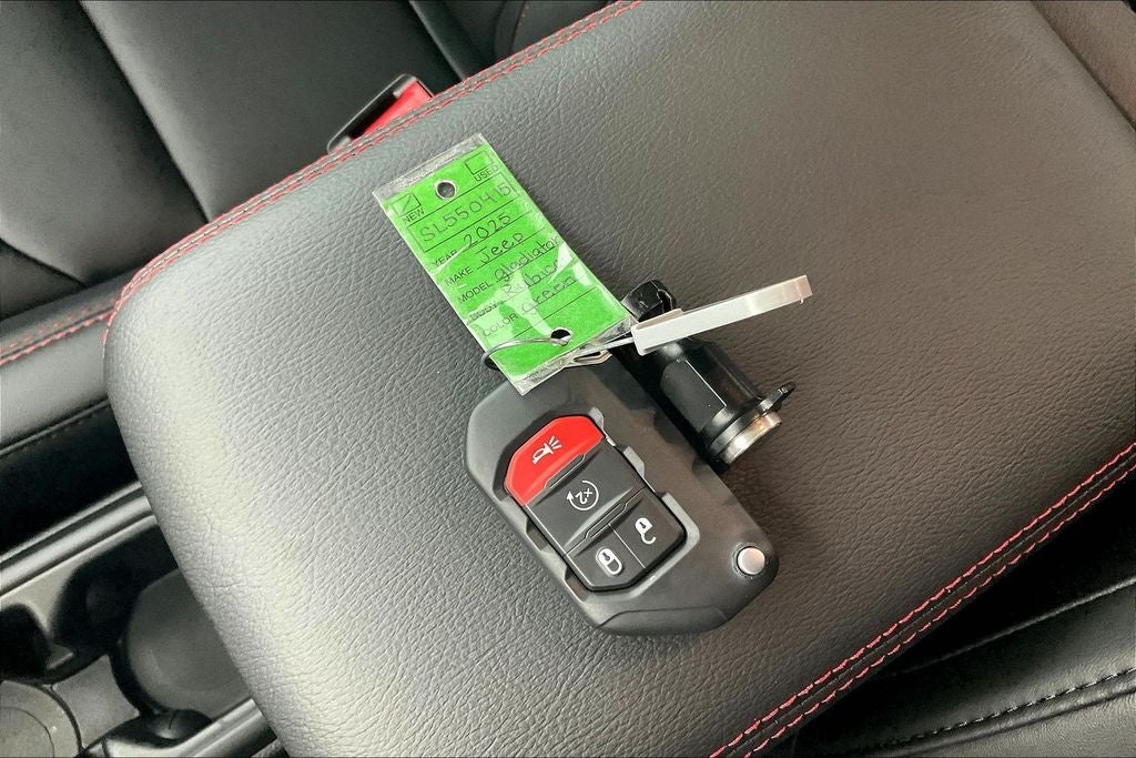 2025 Jeep Gladiator GLADIATOR RUBICON X 4X4