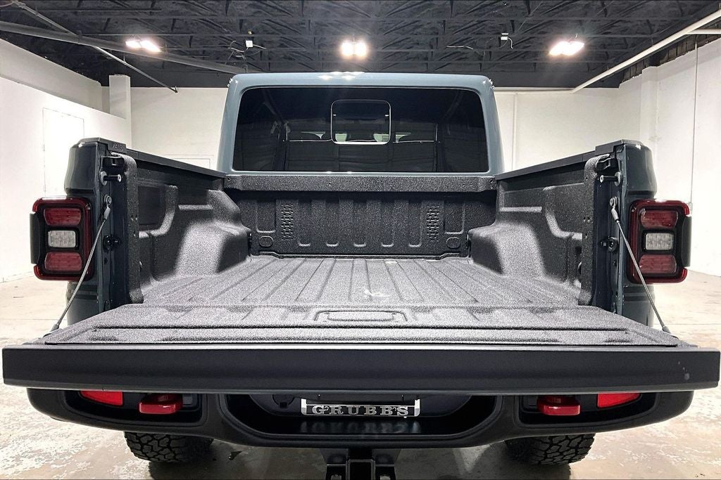 2026 Jeep Gladiator GLADIATOR SHADOW OPS 4X4