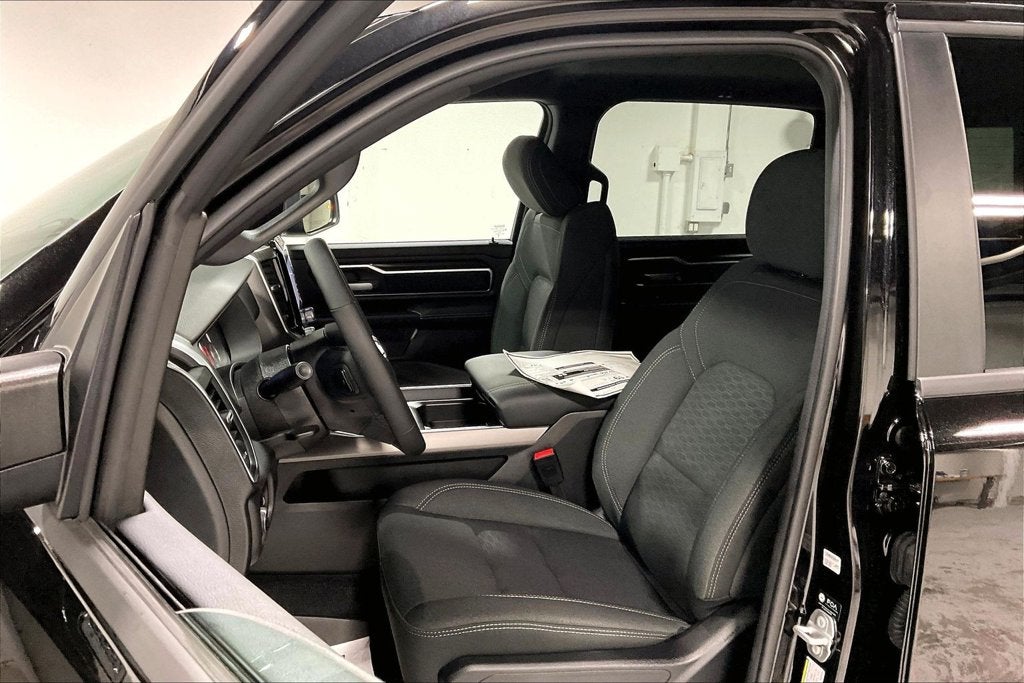 2027 RAM Ram 1500 RAM 1500 LONE STAR CREW CAB 4X4 5'7' BOX