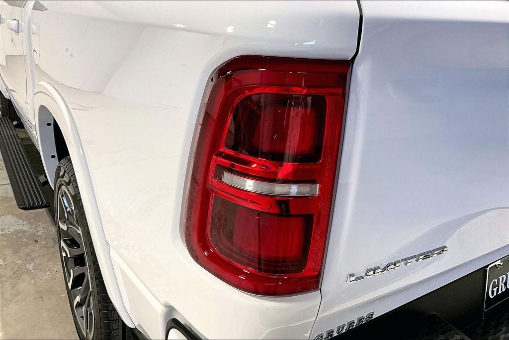 2026 RAM Ram 1500 RAM 1500 LIMITED CREW CAB 4X4 5'7' BOX