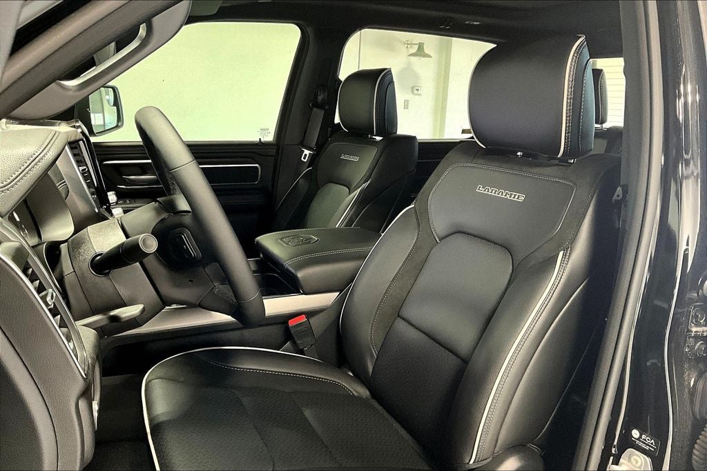 2025 RAM Ram 1500 RAM 1500 LARAMIE CREW CAB 4X4 5'7' BOX