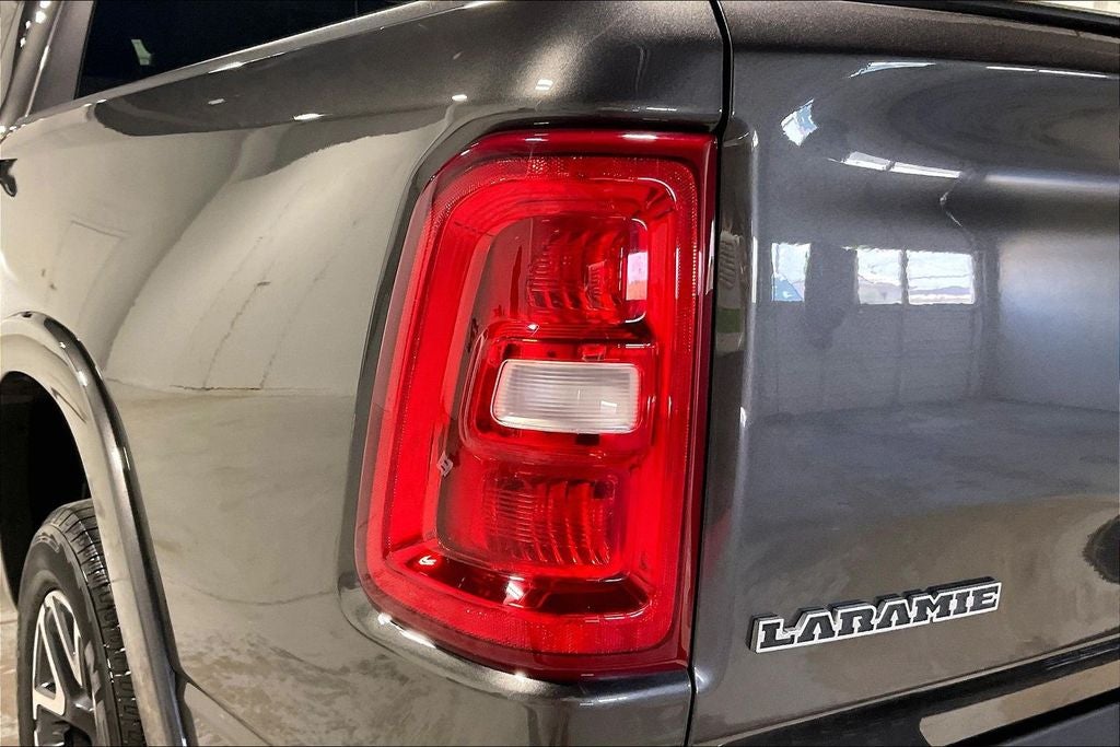 2026 RAM 1500 Laramie Crew Cab 4x4 5'7' Box
