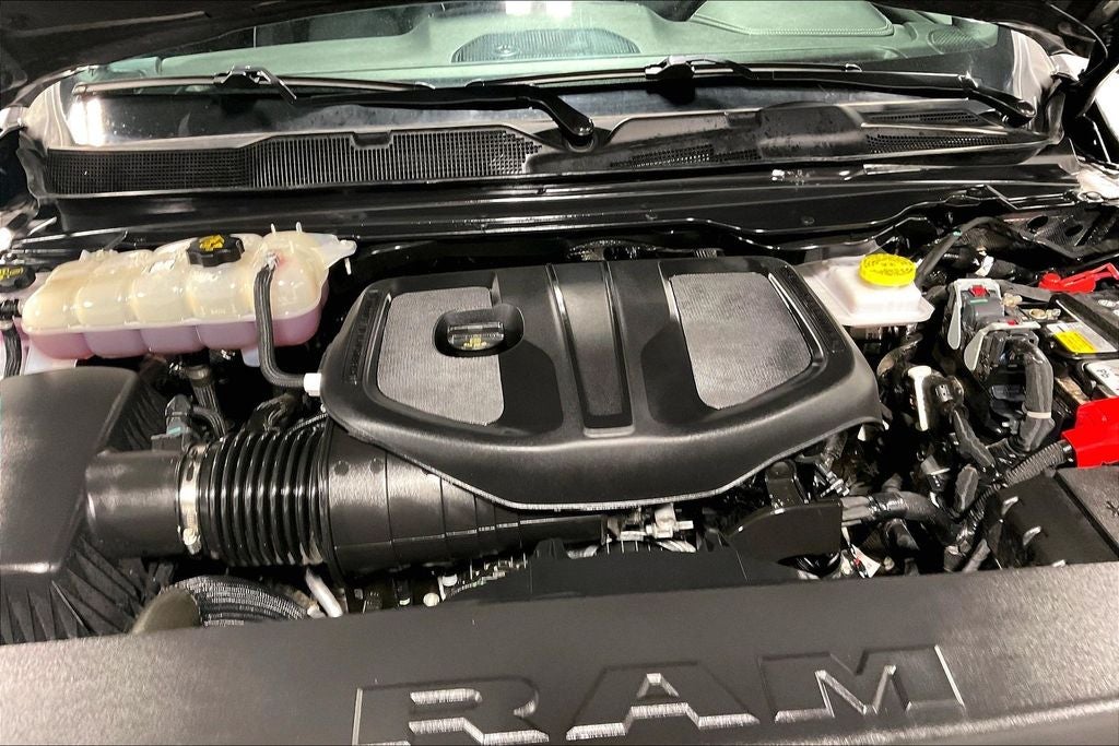 2026 RAM 1500 Laramie Crew Cab 4x4 5'7' Box
