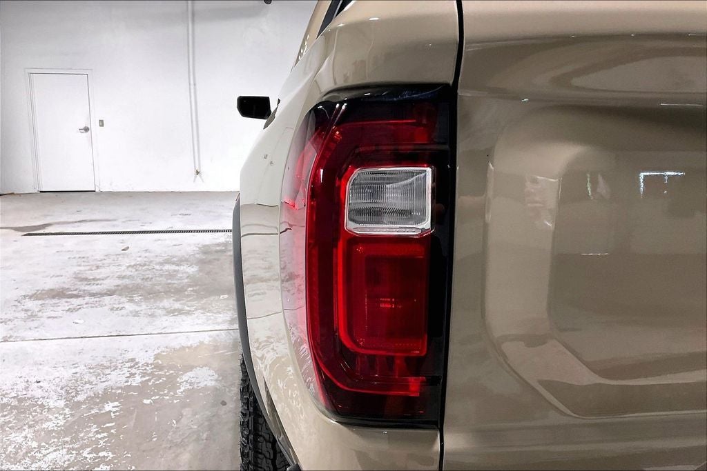 2024 GMC Canyon 4WD AT4