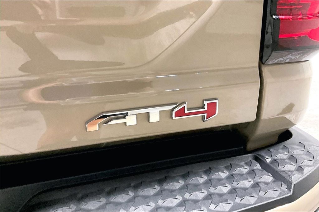 2024 GMC Canyon 4WD AT4