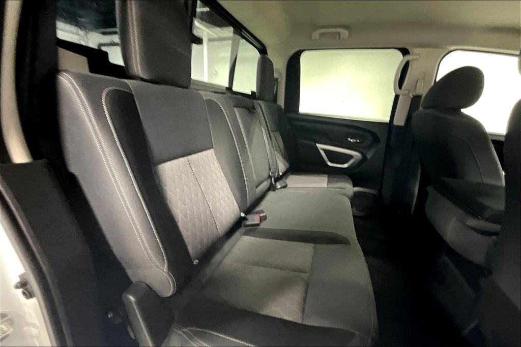 2023 Nissan TITAN Crew Cab SV 4x2