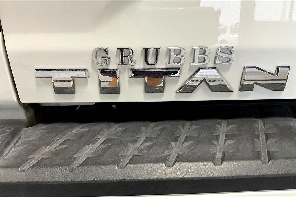 2023 Nissan TITAN Crew Cab SV 4x2