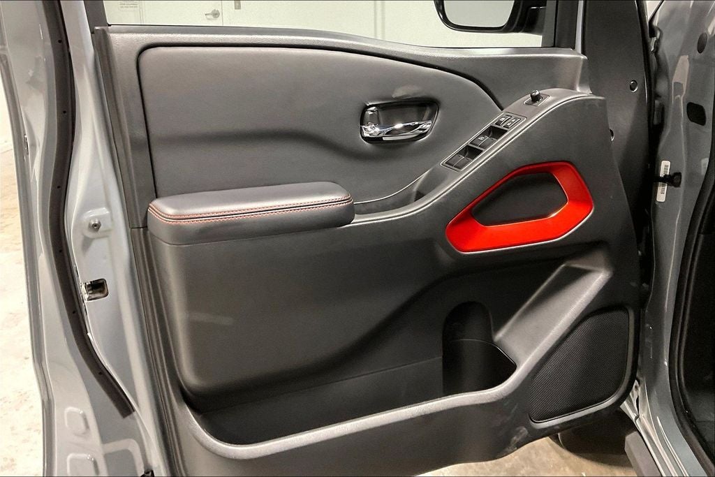 2025 Nissan Frontier Crew Cab PRO-4X 4x4