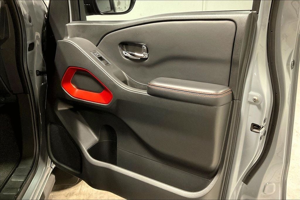 2025 Nissan Frontier Crew Cab PRO-4X 4x4