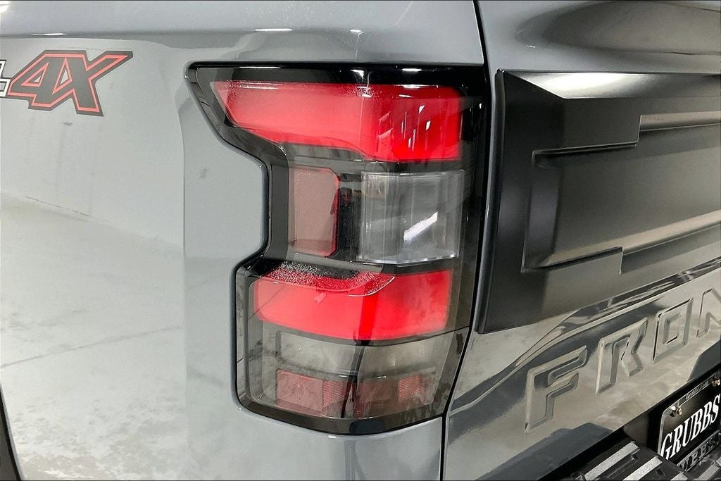 2025 Nissan Frontier Crew Cab PRO-4X 4x4