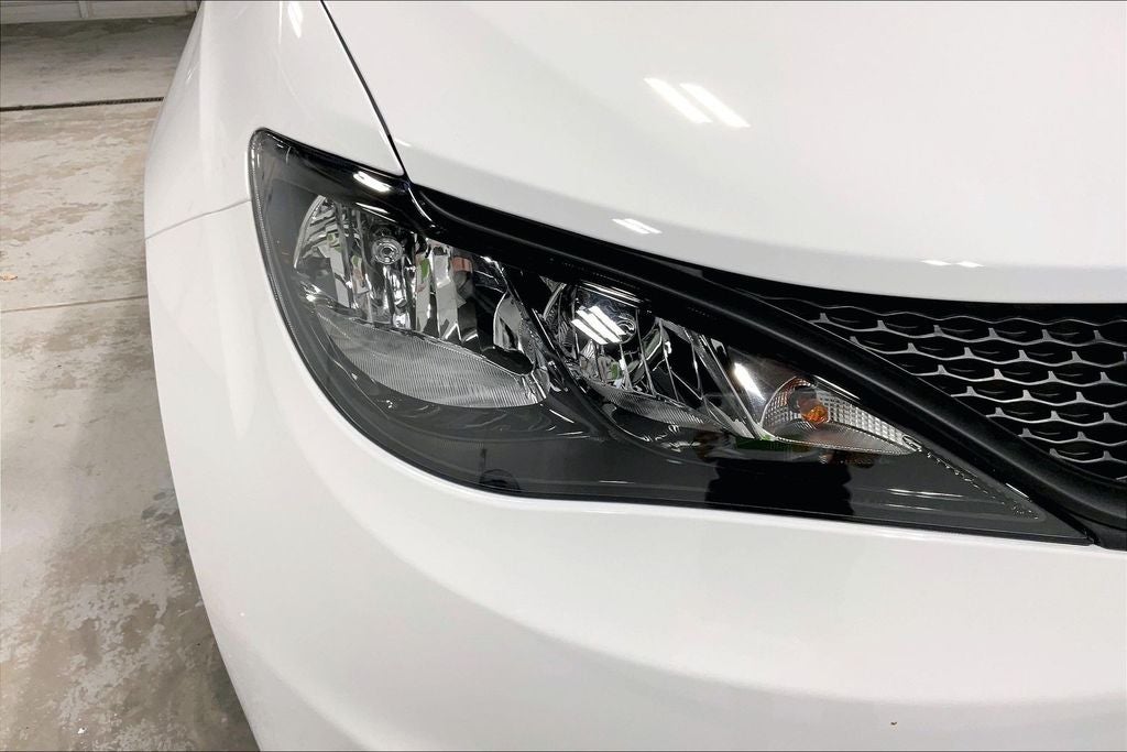 2026 Chrysler Voyager VOYAGER LX