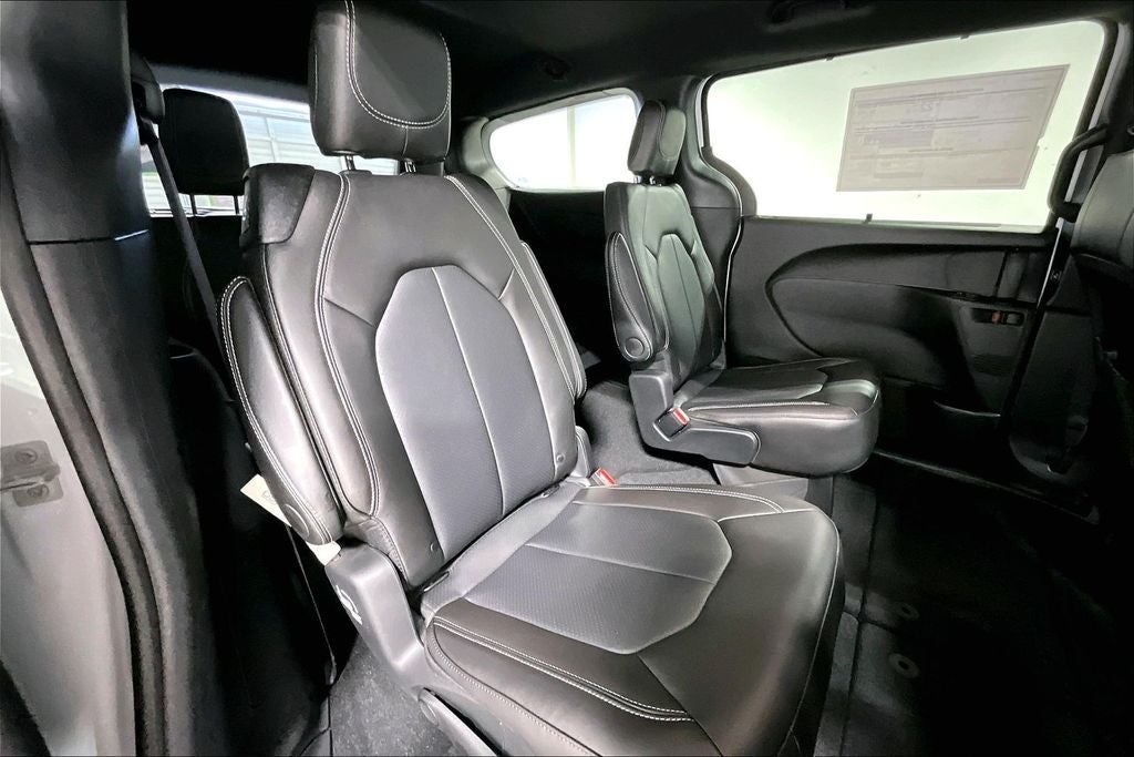 2026 Chrysler Voyager VOYAGER LX