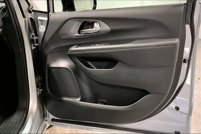 2026 Chrysler Voyager VOYAGER LX