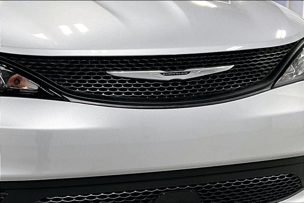 2026 Chrysler Voyager VOYAGER LX