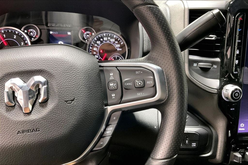 2027 RAM Ram 3500 RAM 3500 TRADESMAN CREW CAB 4X4 6'4' BOX