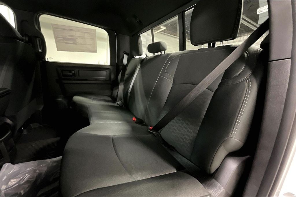 2027 RAM Ram 3500 RAM 3500 TRADESMAN CREW CAB 4X4 6'4' BOX