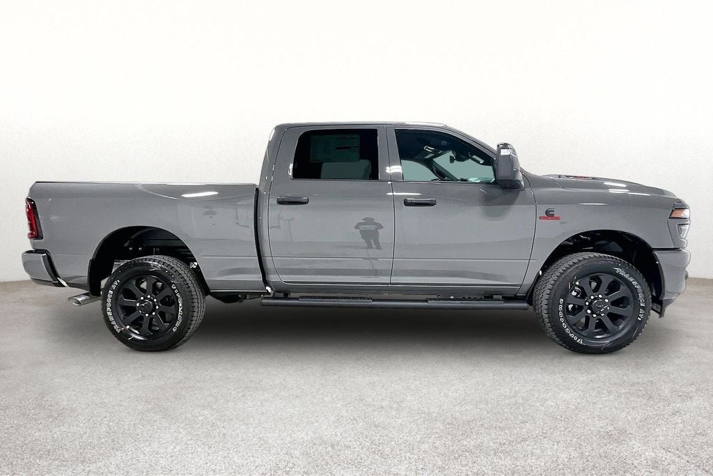 2026 RAM Ram 2500 RAM 2500 BLACK EXPRESS CREW CAB 4X4 6'4' BOX