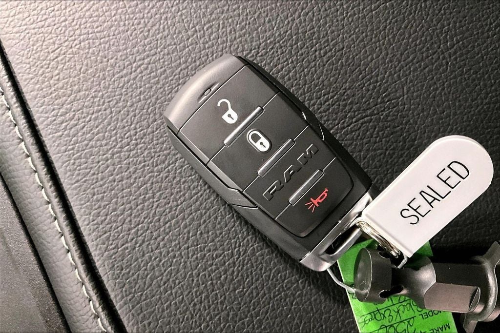 2026 RAM Ram 2500 RAM 2500 BLACK EXPRESS CREW CAB 4X4 6'4' BOX