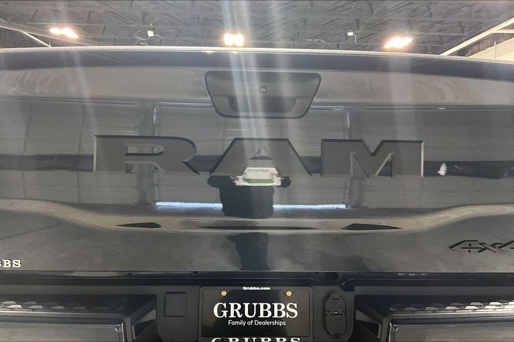 2026 RAM Ram 2500 RAM 2500 BLACK EXPRESS CREW CAB 4X4 6'4' BOX