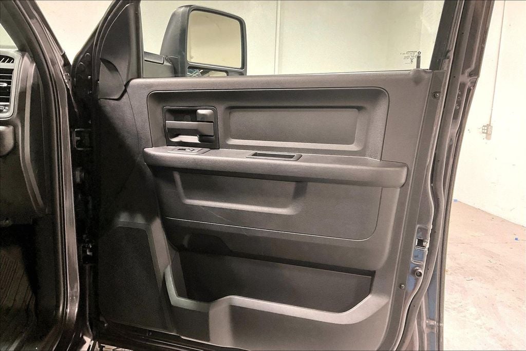 2027 RAM Ram 2500 RAM 2500 BLACK EXPRESS CREW CAB 4X4 6'4' BOX