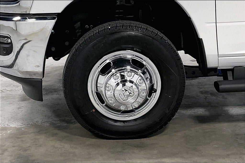 2027 RAM Ram 3500 RAM 3500 TRADESMAN REGULAR CAB 4X4 8' BOX