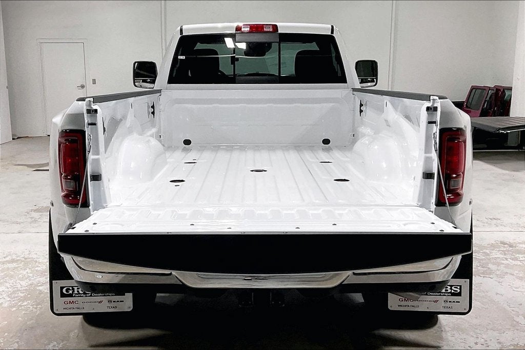 2027 RAM Ram 3500 RAM 3500 TRADESMAN REGULAR CAB 4X4 8' BOX