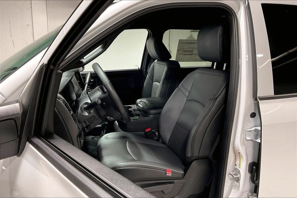 2027 RAM Ram 3500 RAM 3500 TRADESMAN CREW CAB 4X4 8' BOX