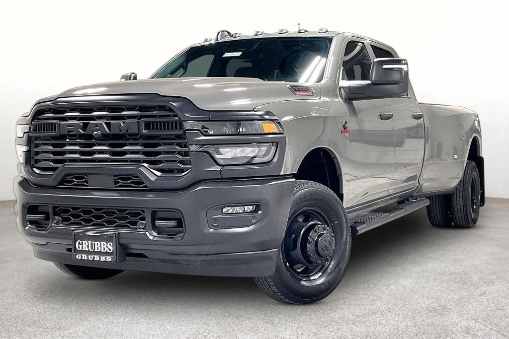 2027 RAM Ram 3500 RAM 3500 TRADESMAN CREW CAB 4X4 8' BOX