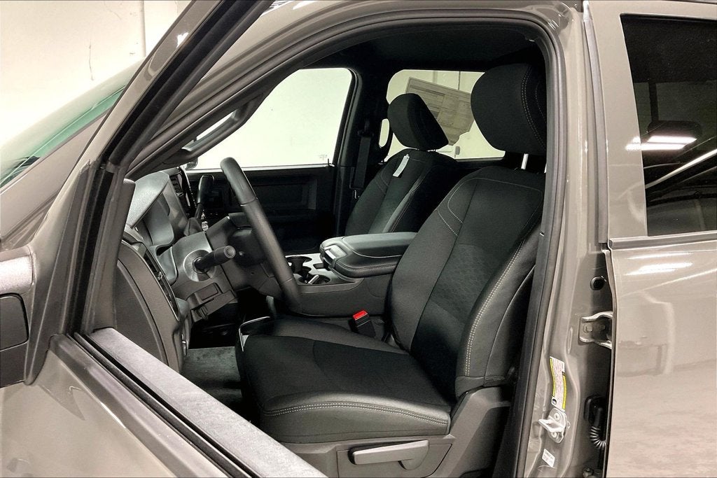 2027 RAM Ram 3500 RAM 3500 TRADESMAN CREW CAB 4X4 8' BOX