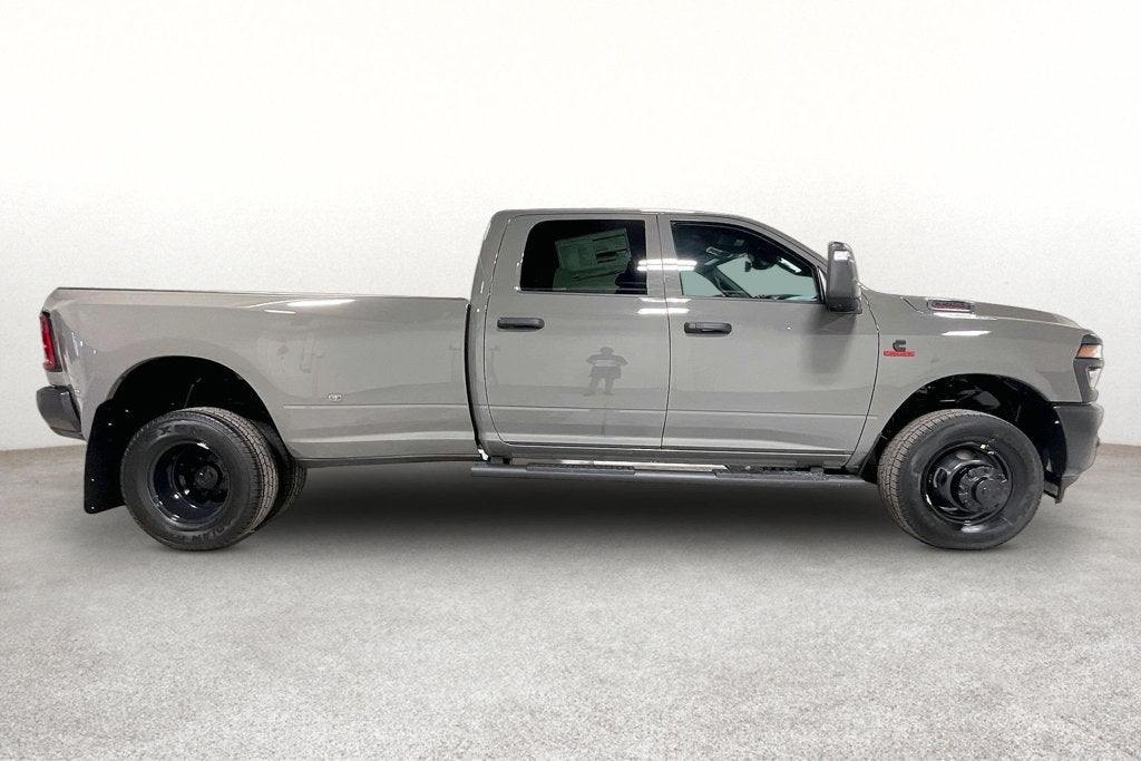 2027 RAM Ram 3500 RAM 3500 TRADESMAN CREW CAB 4X4 8' BOX