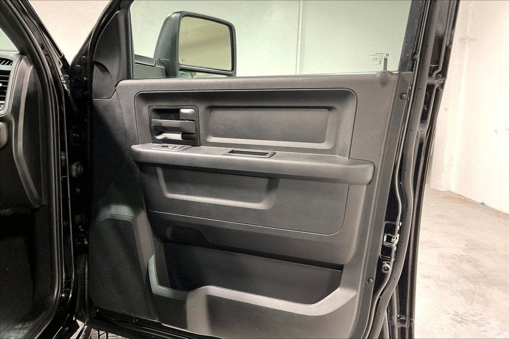 2027 RAM Ram 3500 RAM 3500 TRADESMAN CREW CAB 4X4 8' BOX