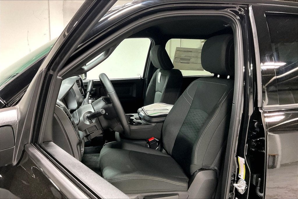2027 RAM Ram 3500 RAM 3500 TRADESMAN CREW CAB 4X4 8' BOX