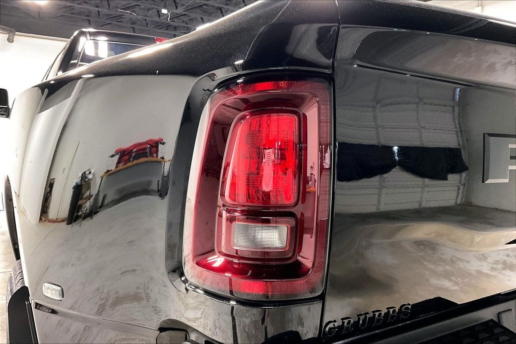 2027 RAM Ram 3500 RAM 3500 TRADESMAN CREW CAB 4X4 8' BOX