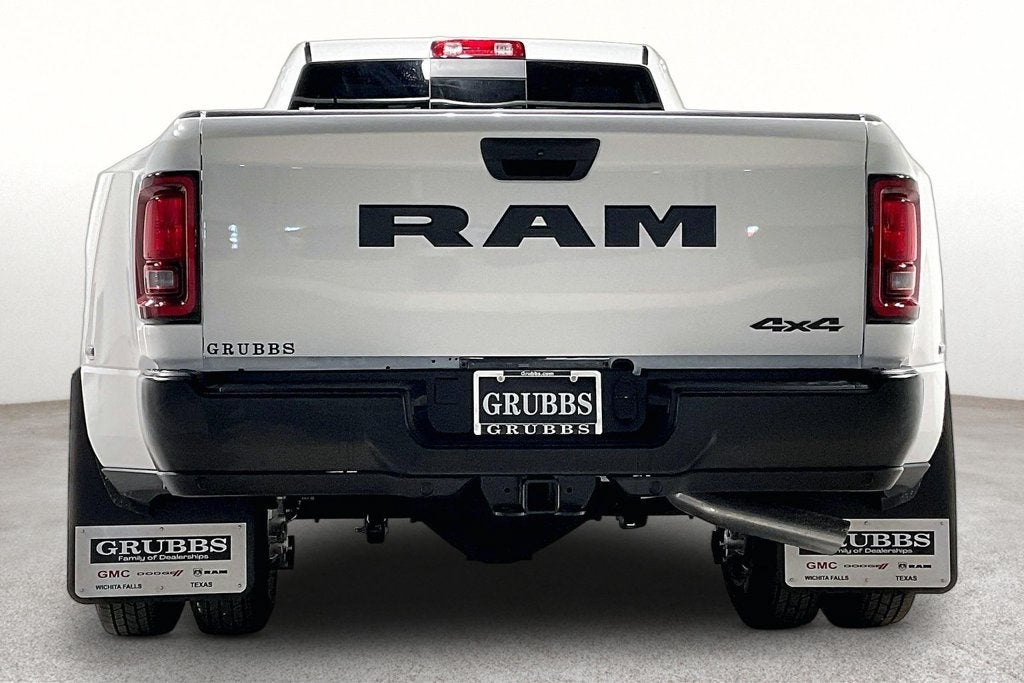 2027 RAM Ram 3500 RAM 3500 TRADESMAN CREW CAB 4X4 8' BOX