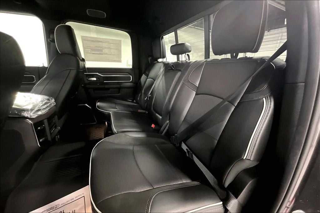 2027 RAM Ram 3500 RAM 3500 LARAMIE CREW CAB 4X4 8' BOX