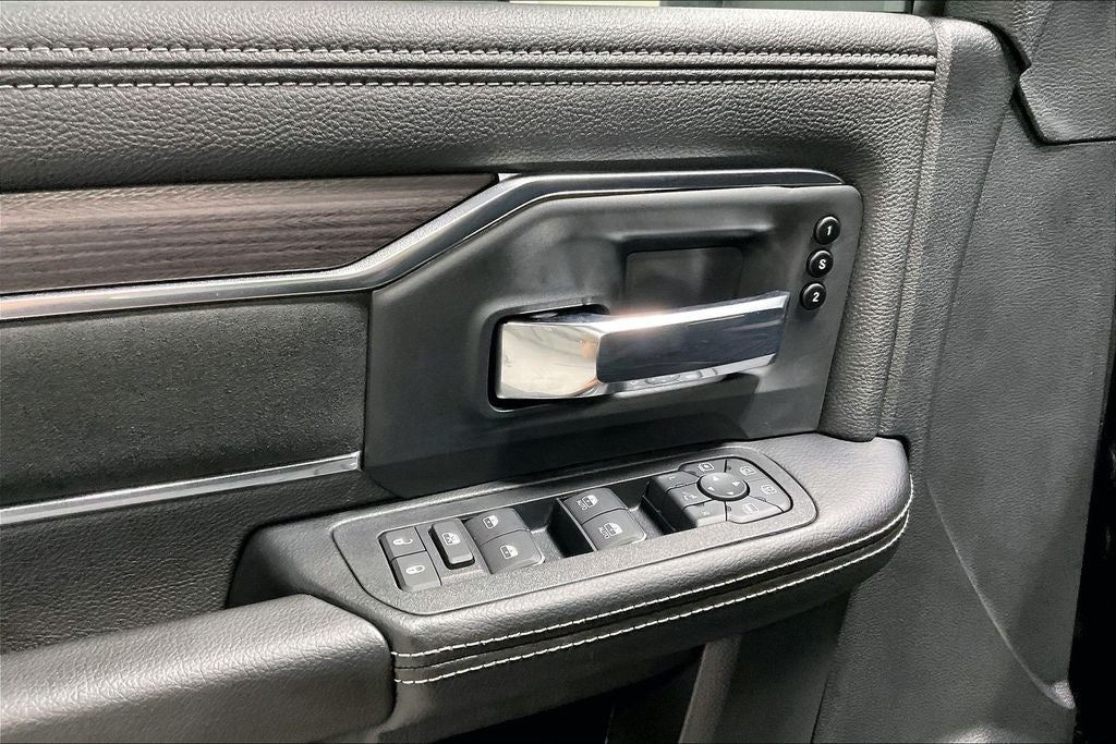2026 RAM Ram 3500 RAM 3500 LARAMIE CREW CAB 4X4 8' BOX