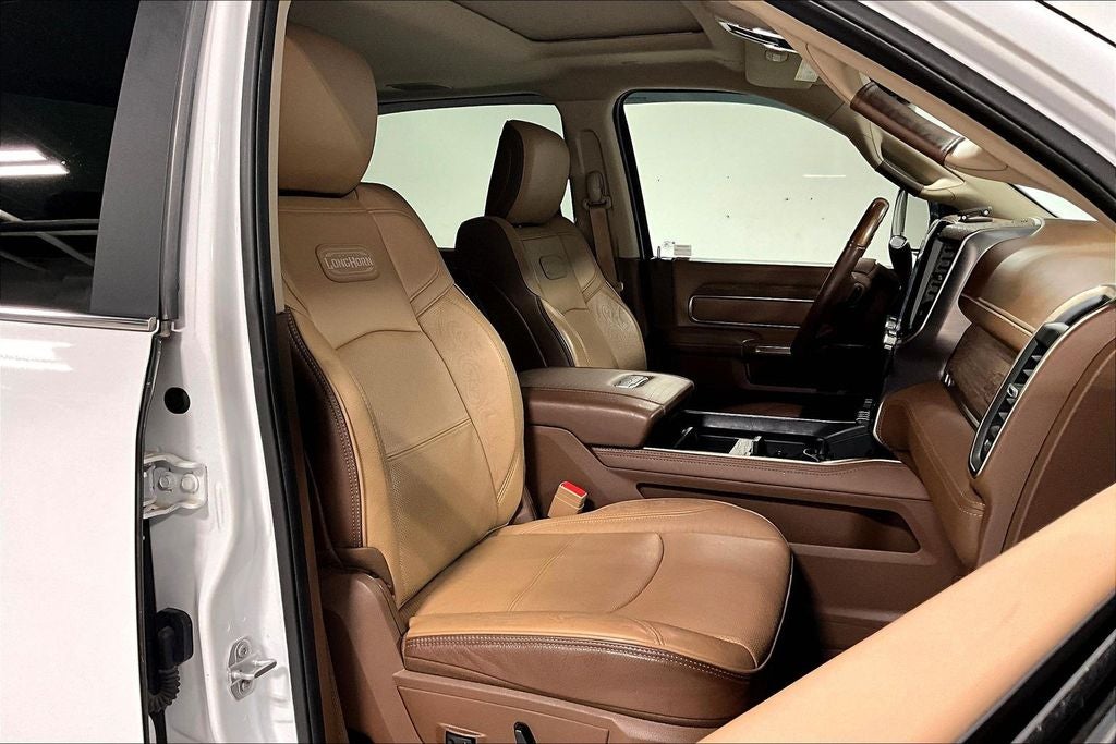 2020 RAM 3500 Laramie Longhorn Crew Cab 4x4 8' Box