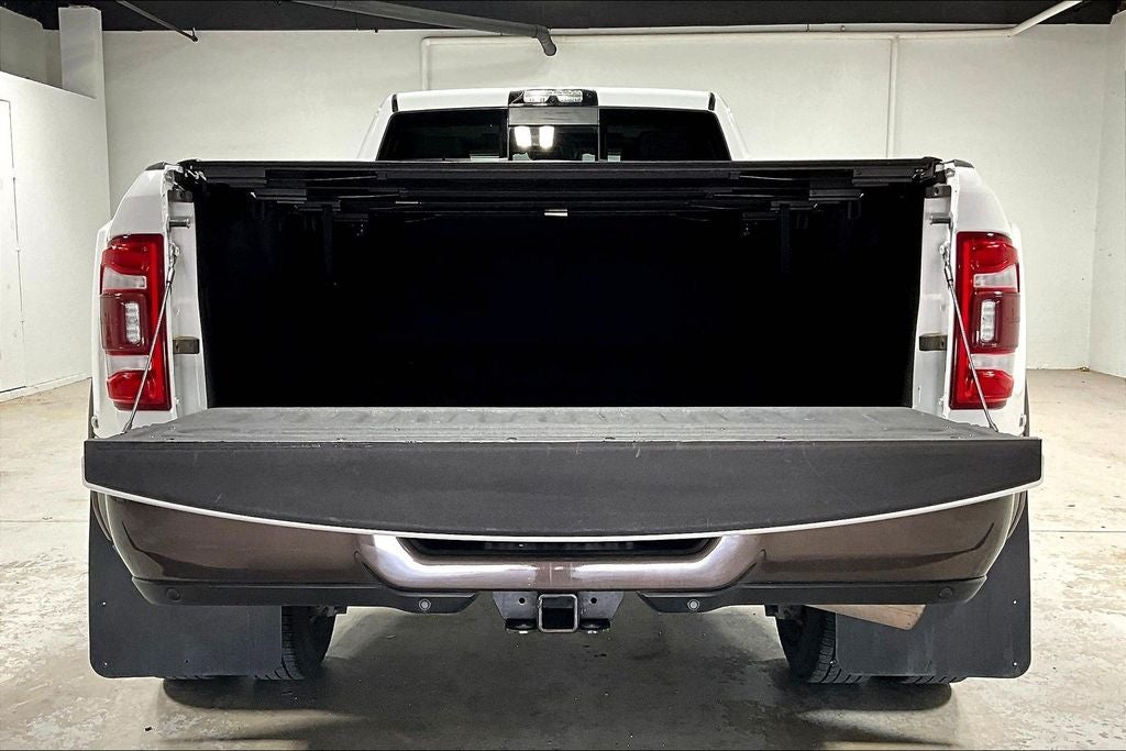 2020 RAM 3500 Laramie Longhorn Crew Cab 4x4 8' Box