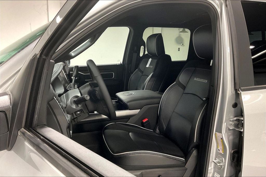 2026 RAM Ram 3500 RAM 3500 LARAMIE MEGA CAB 4X4 6'4' BOX